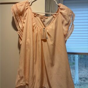 NWT Philosophy Blush Lace-Trim Flutter Sleeve Blouse sz. Medium